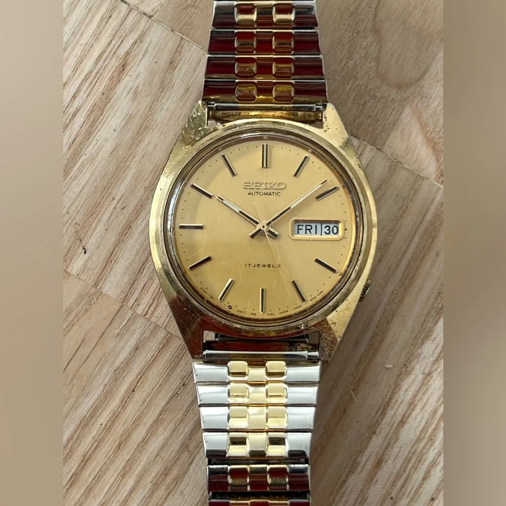 Seiko Automatic 17 Jewels Vintage Men’s Watch Two-Tone Bracelet Gold Dial
